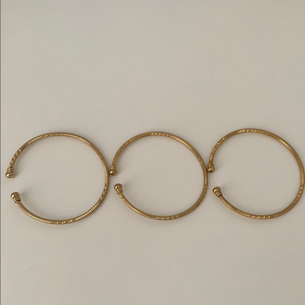 Elegant Gold plated Bangle Set